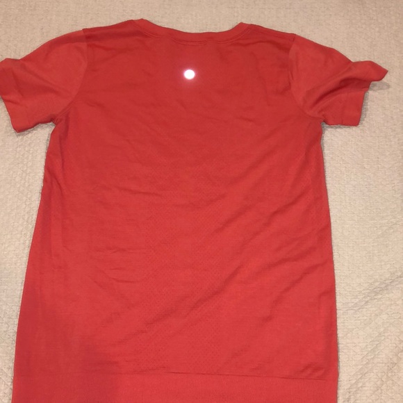 lulu lemon loose shirt - Picture 2 of 2
